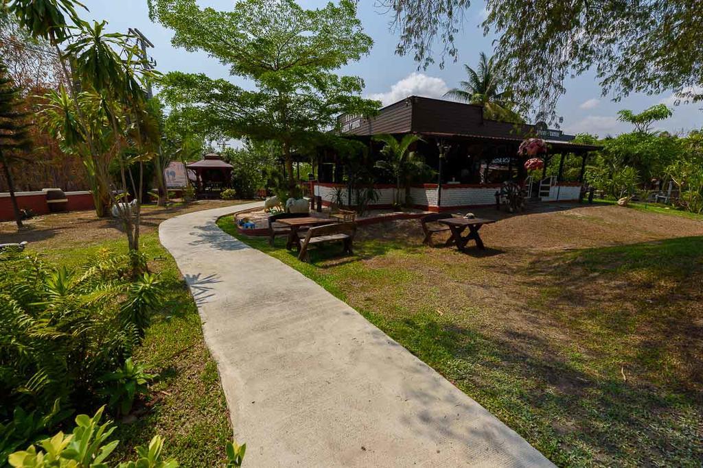 Cowboy Farm Resort Pattaya Ban Huai Yai Exterior foto